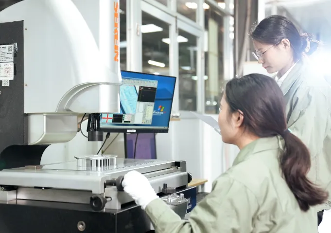 Two-Dimensional Optical Measuring Instrument